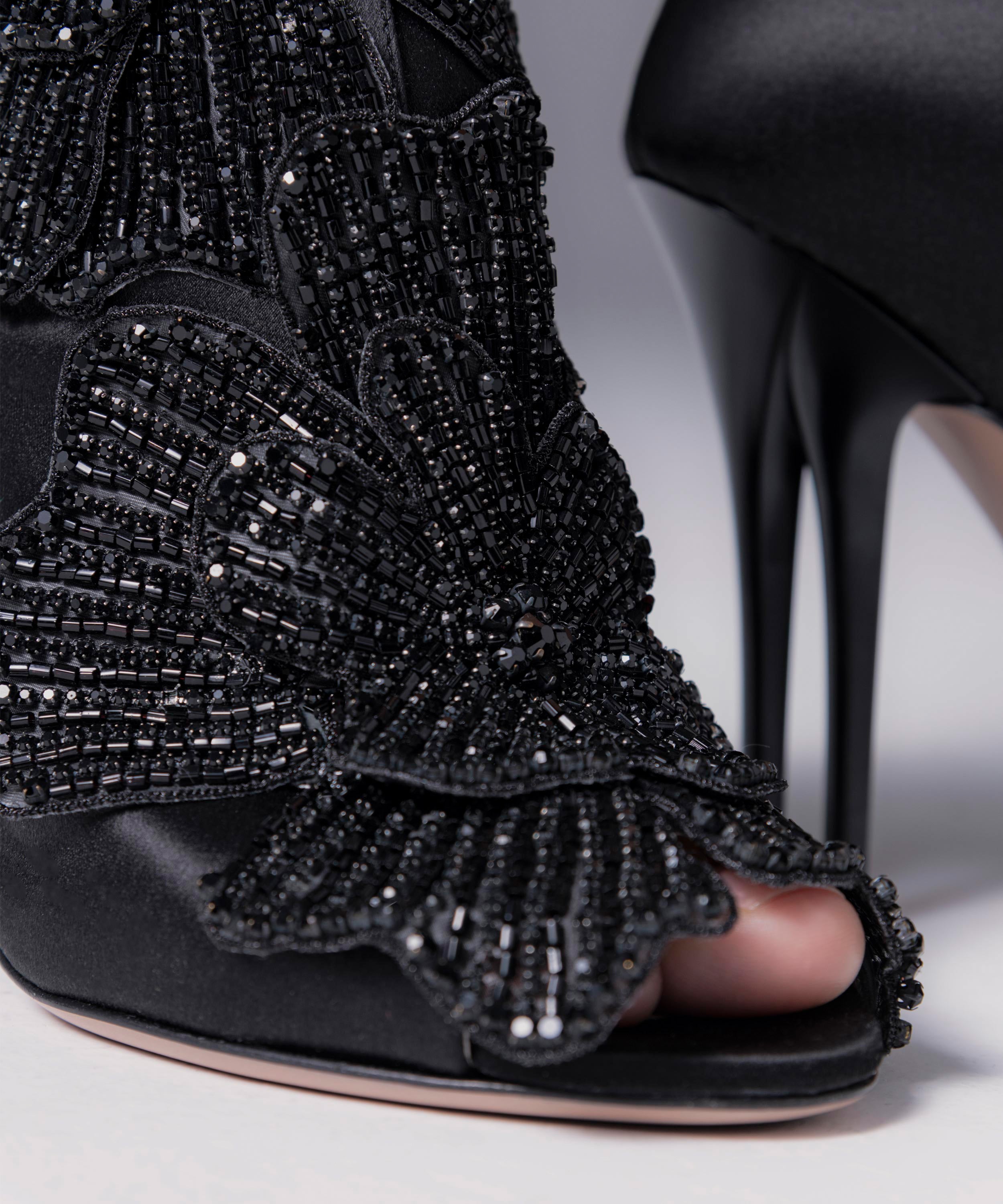 Yazarine Flower Boots 105 - Black