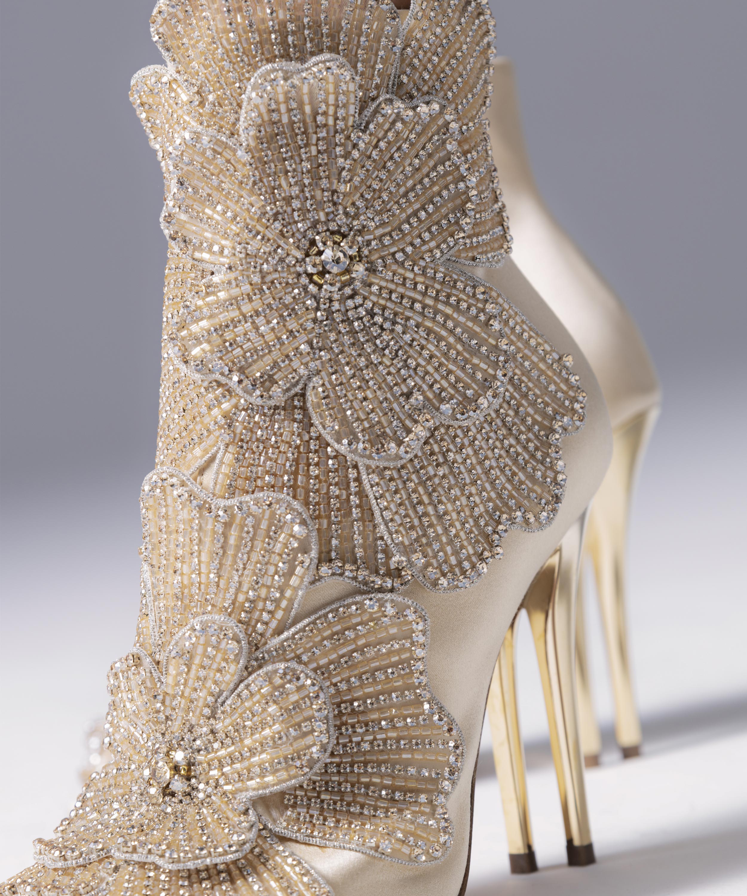 Yazarine Flower Boots 105 - Gold