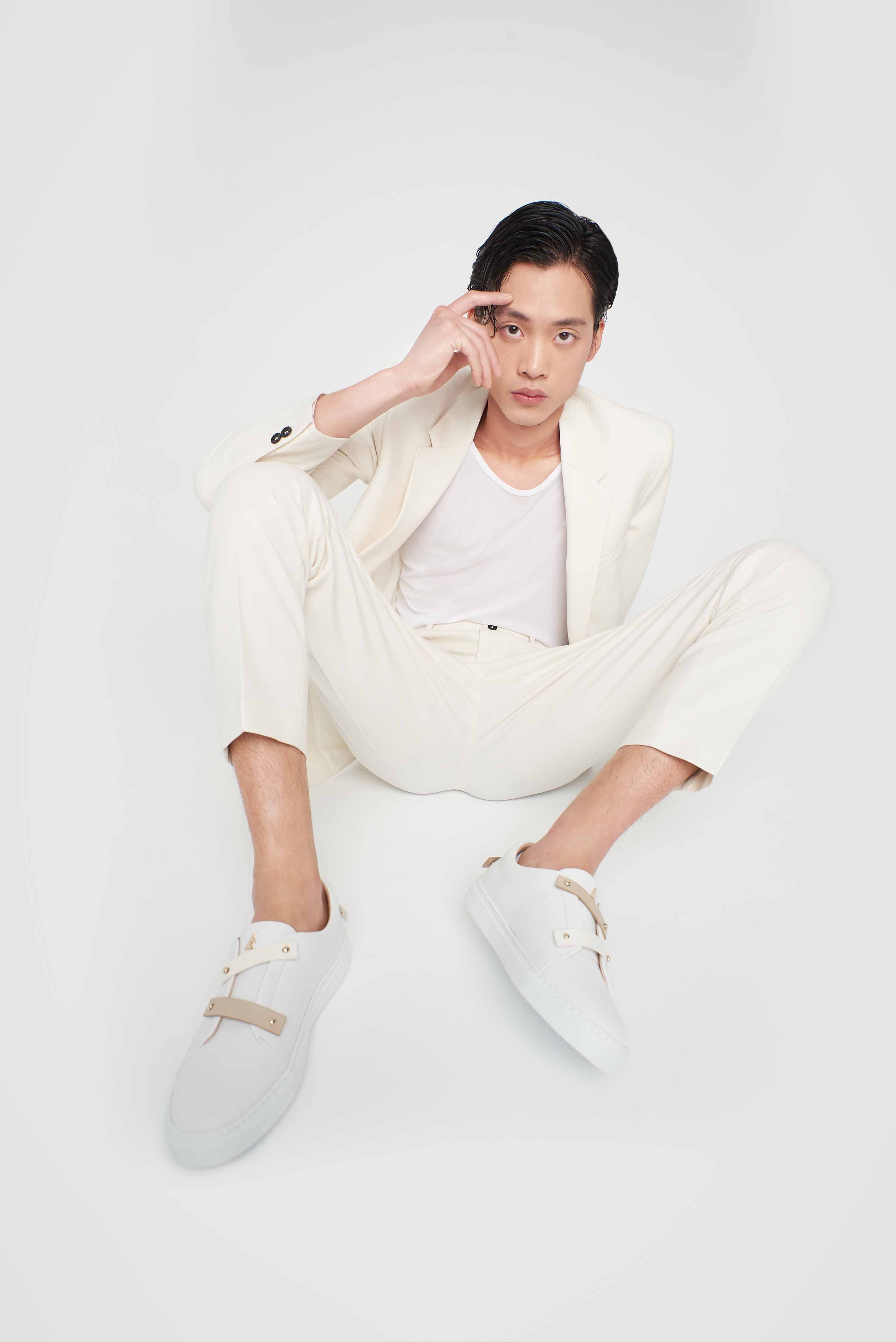 Sneaker Nous - Alabaster Archive