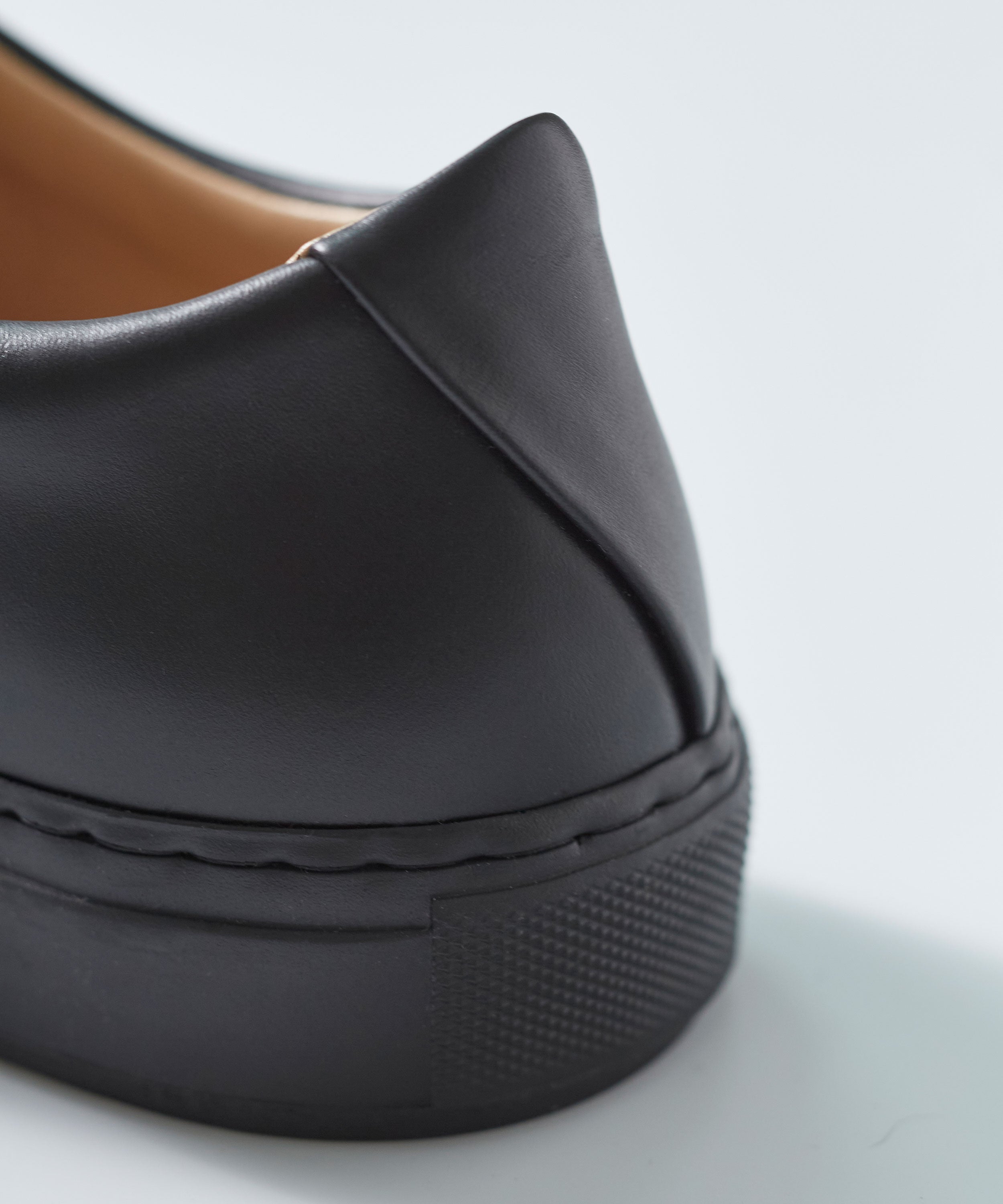Nous Sneaker - Onyx